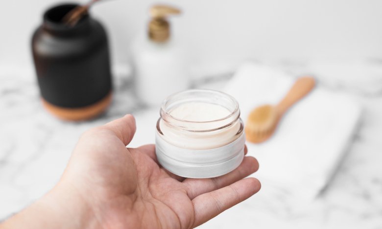 Прострочений крем для обличчя: як використовувати для взуття та шкіряних виробі