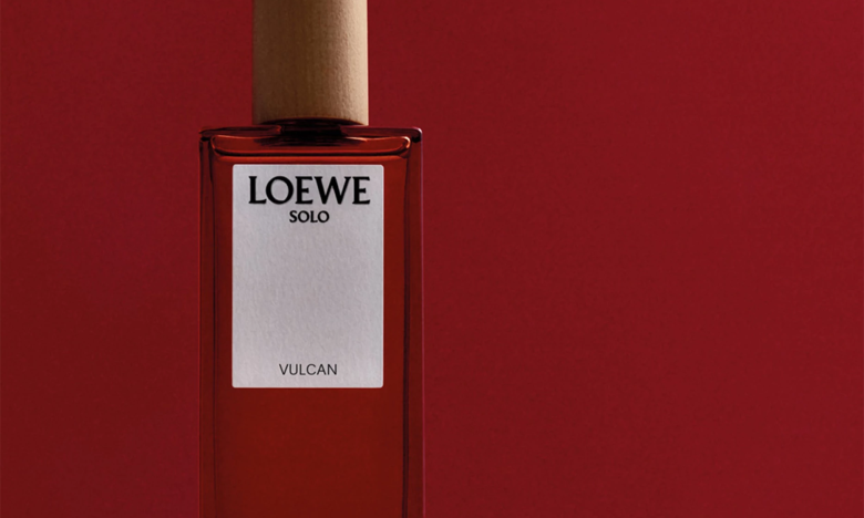 На фото парфюм Loewe Solo Vulcan