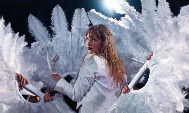 Тейлор Свифт анонсирует новый альбом песен