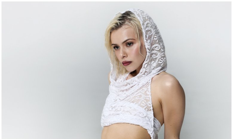 Известная украинская певица зажгла свои голые прелести в эротической фотосессии Playboy