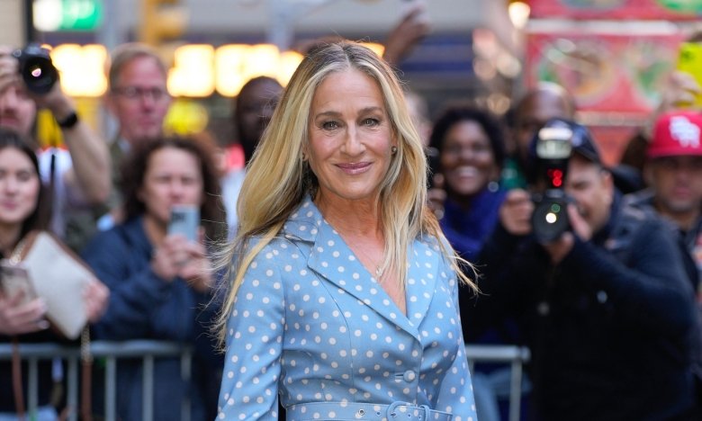 Сара Джессика Паркер сходила на интервью в костюме в горошек – с чем она его соединила