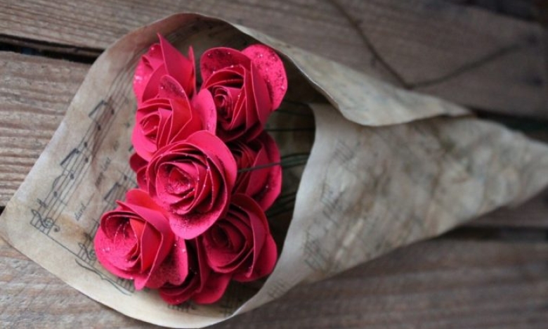 Букет троянд із паперу, фото
