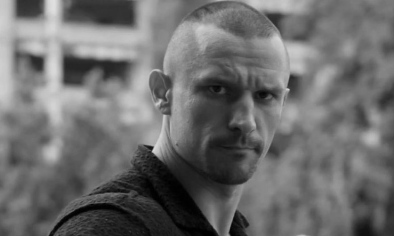 Тарас Цымбалюк снова обнажился