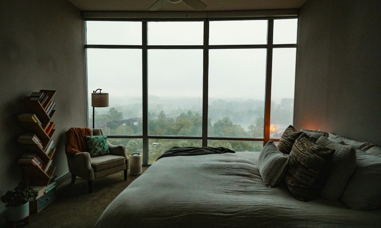 Правильне розташування меблів допомагає створити спальню за феншуй