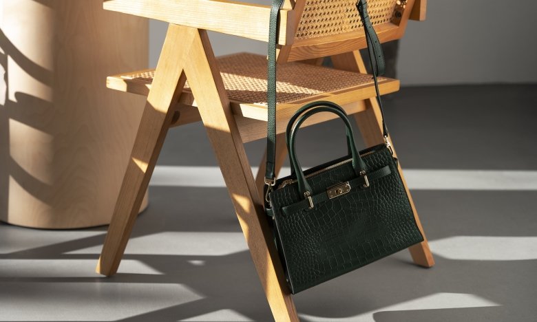 Как выбрать модную сумку на осень 2025