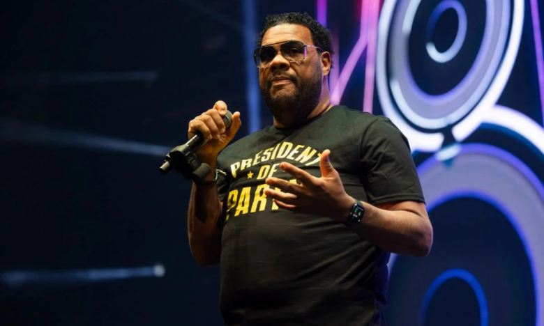 FatMan Scoop помер після того, як йому стало зле на сцені