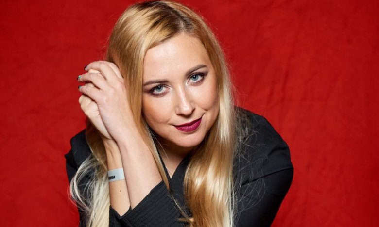 Тоня Матвиенко нелегально поет песни