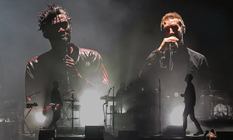 Выступление группы Massive Attack