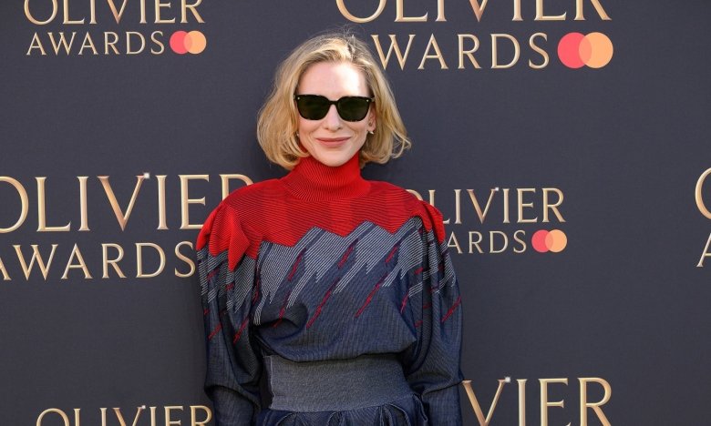 Кейт Бланшетт показала, з чим поєднувати костюм з мідіспідницею