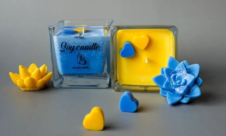 Голубая и желтая свеча, фото