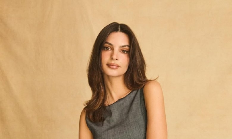 Емілі Ратаковскі показала фігуру в купальнику - нові фото моделі