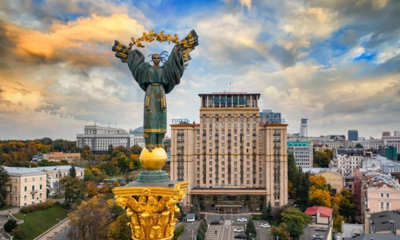 На фото зображення Києва