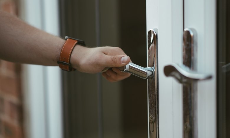 как подготовить дверь зимы