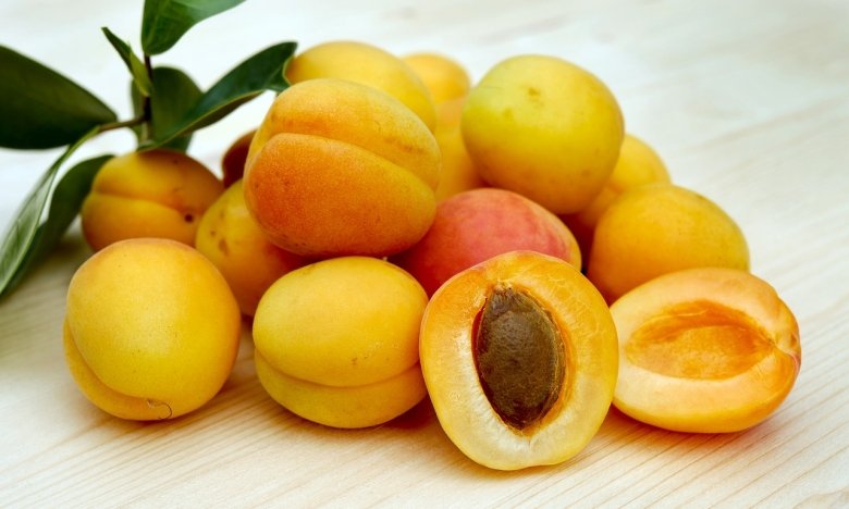 Наснилися абрикоси, що це означає