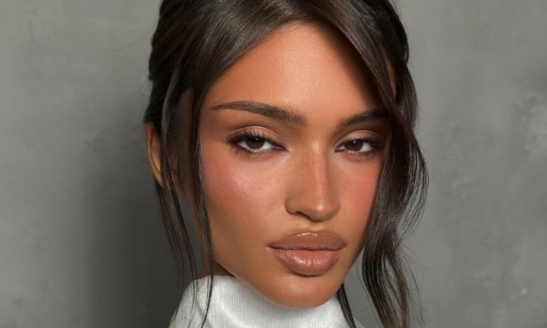 Макияж губ.