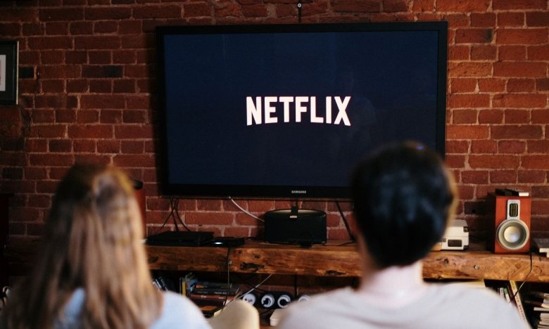 Топ-10 сериалов Netflix 2025 — "Метка", "Сирены", "Отдел нераскрытых дел" и другие новинки августа