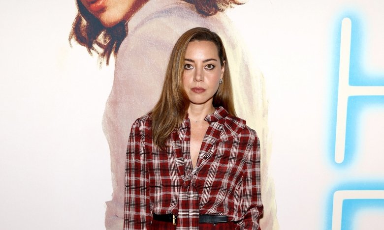 Одри Плаза показала, с чем носить клетку