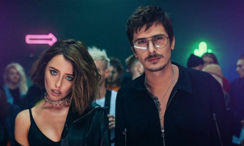 POSITIFF і Дорофєєва на сцені під час виступу гурту "Время и Стекло"