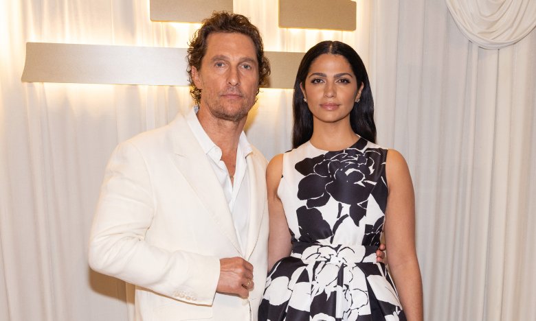 Мэттью МакКонахи с женой Камилой Алвес