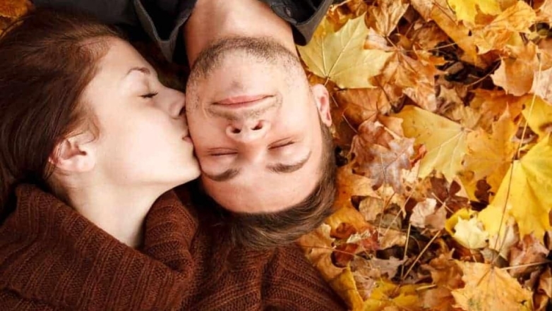 Романтика в любую погоду: 11 идей для свидания осенью - фото №1