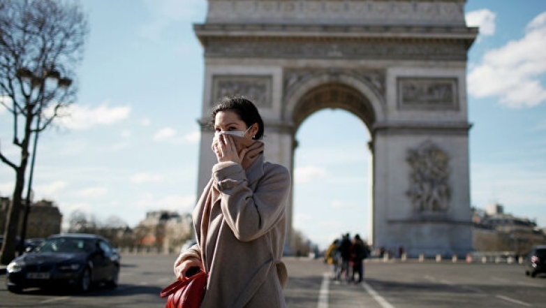 Во Франции вводят комендантский час из-за пандемии коронавируса - фото №2