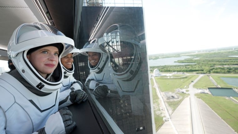 Туризм будущего: компания Илона Маска SpaceX впервые отправила в космос гражданскую миссию - фото №2