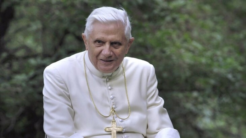 Первый за 600 лет папа, оставивший престол: интересные факты о Бенедикте XVI - фото №2