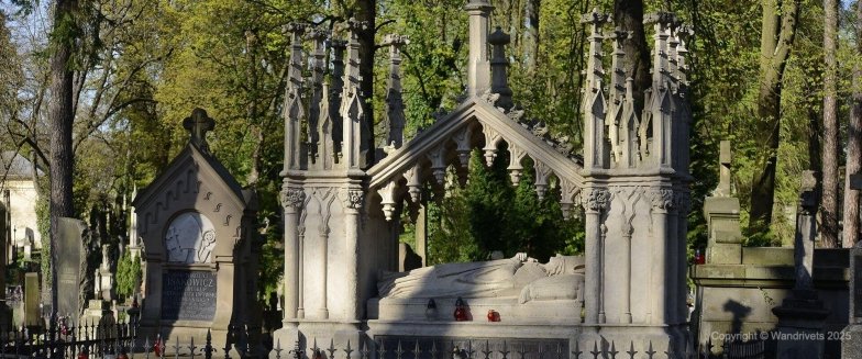 Не просто місця спочинку, а музеї під небом