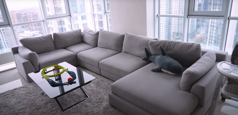 Блоггерша Симбочка показала квартиру