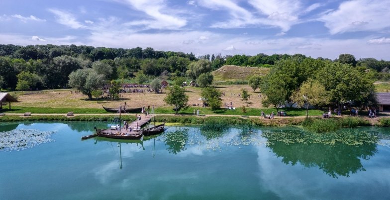 Подборка невероятных локаций для путешествия