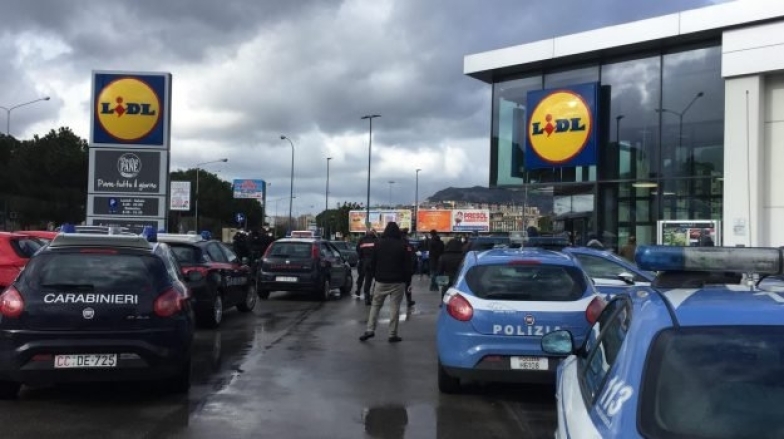 Коронавирус в Италии: покупатели отказываются платить в супермаркетах - фото №2
