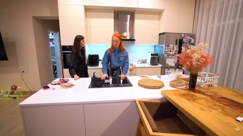 Светлана Тарабарова показала свою кухню.