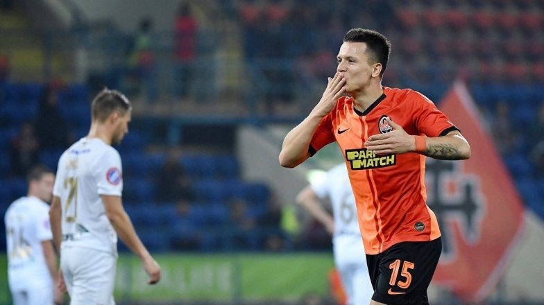 Где сейчас Евгений Коноплянка, фото