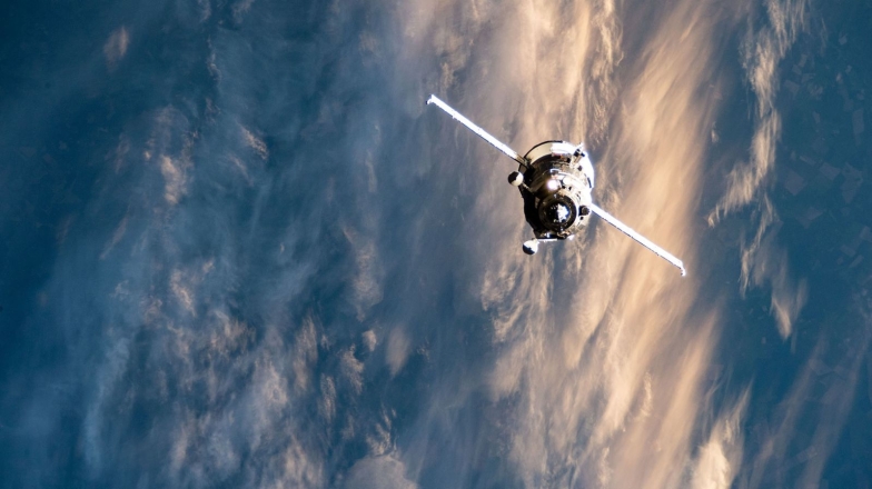 Закат на орбите и полярное сияние: NASA опубликовали захватывающие фото миссии SpaceX  - фото №10
