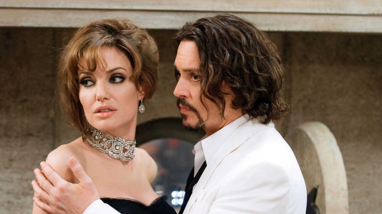 От главной бунтарки Голливуда - до романтического режиссера: лучшие фильмы с Анджелиной Джоли - фото №8
