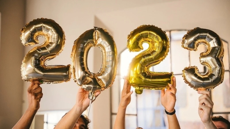 Прикольные поздравления с наступающим Новым годом 2023, которые точно всем понравятся! - фото №3