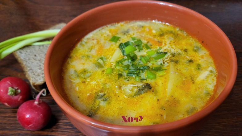 зеленый борщ с яйцами