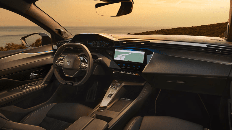 как выглядит салон Peugeot 408