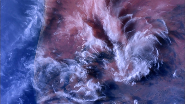 Закат на орбите и полярное сияние: NASA опубликовали захватывающие фото миссии SpaceX  - фото №7