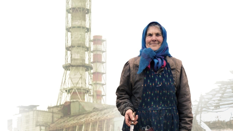 На фото кадр з фільму “Чорнобильські бабусі”