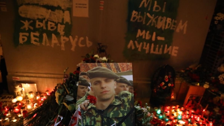 Умер Роман Бондаренко, сторонник оппозиции, которого избили на "Площади перемен" в Минске - фото №2