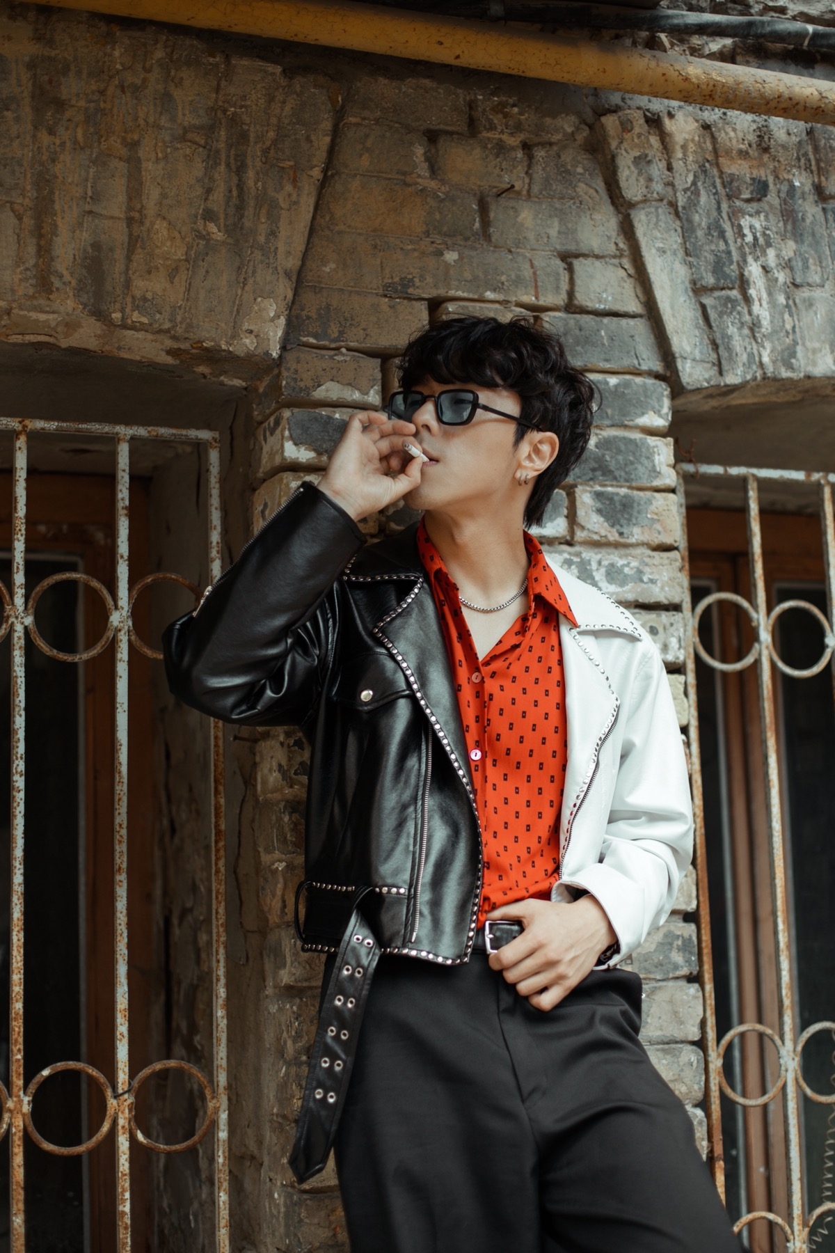 Корейський співак Song wonsub в новій фотосесії приміряв образи від українських дизайнерів - фото №1