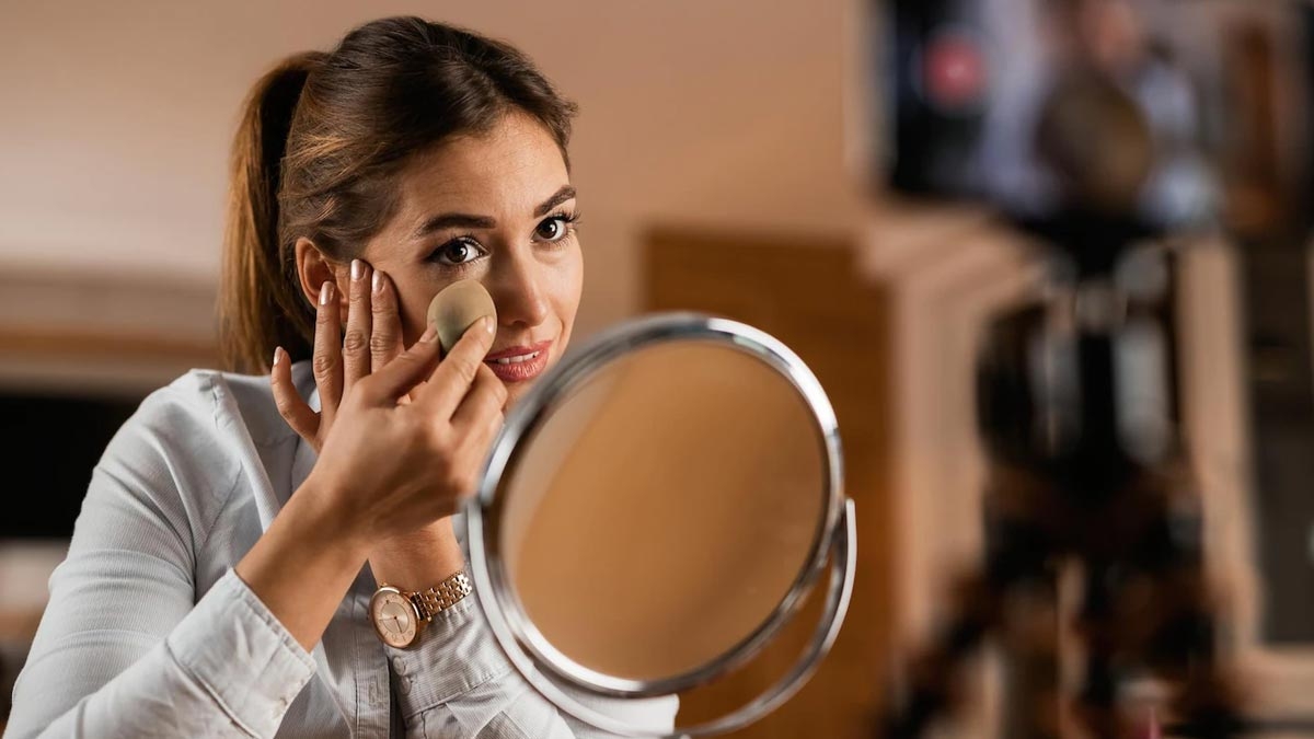 Есть вопрос: как правильно чистить кисти и спонжик для макияжа? - фото №2