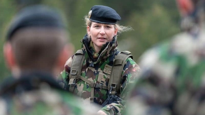 Армия Швейцарии разрешила женщинам носить женское нижнее белье: до этого они носили мужское - фото №1