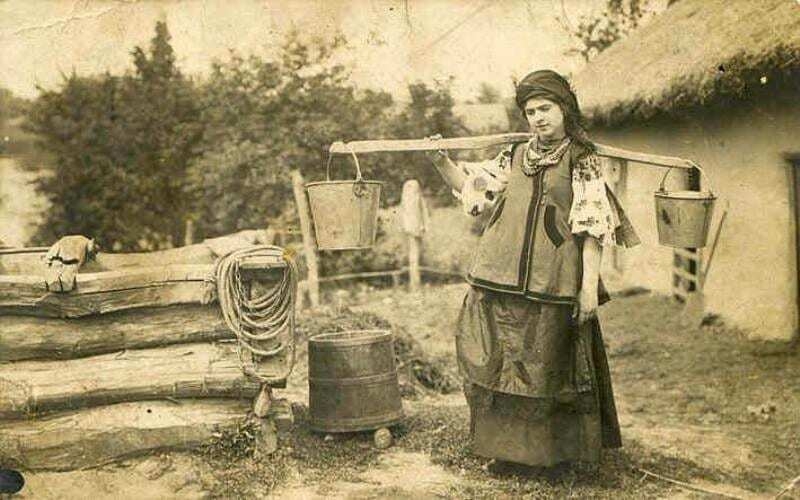 Як вдягалися українки в старовину