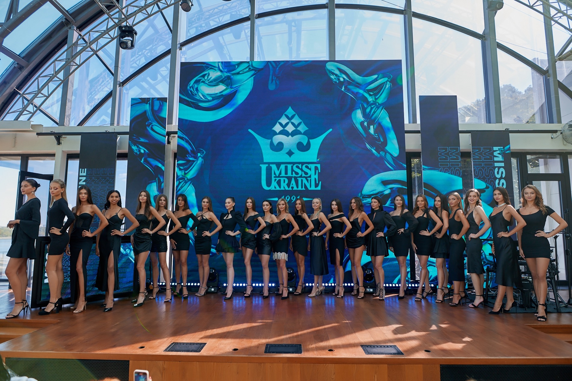 Корону получит только одна: организаторы "Мисс Украина" представили 25 финалисток конкурса (ФОТО) - фото №6