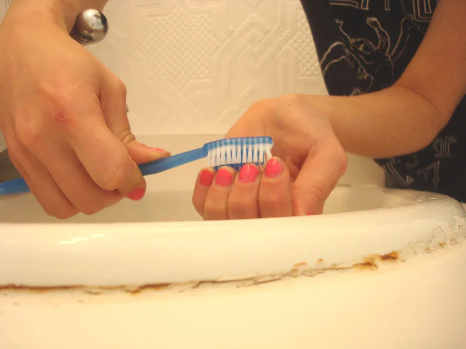 10 способов использования старой зубной щетки