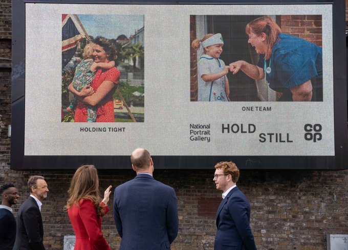 Образ дня: Кейт Миддлтон и принц Уильям посетили фотовыставку, посвященную пандемии коронавируса (ФОТО) - фото №3