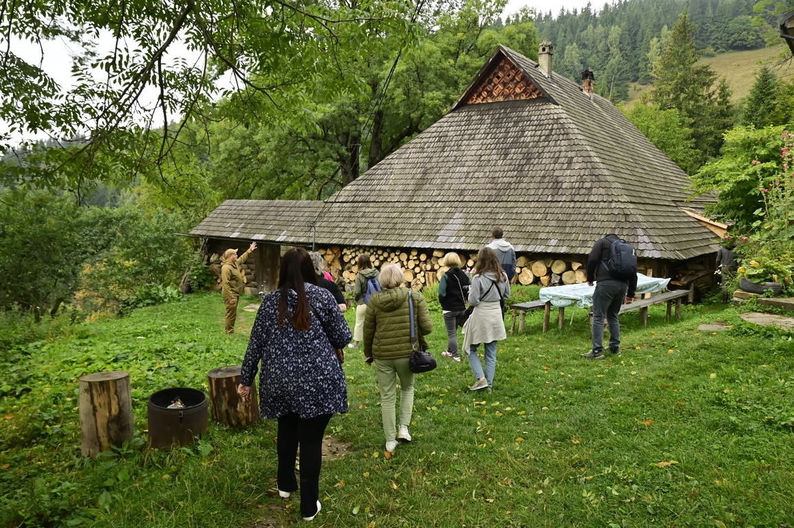 Музей бриндзі, хата-ґражда та дигустаційний зал сиру: знайомимося з туристичними маршрутами "Гуцульських сирних плаїв" - фото №21