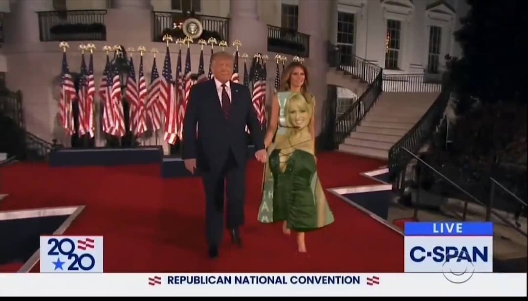 Мелания трамп в зеленом платье